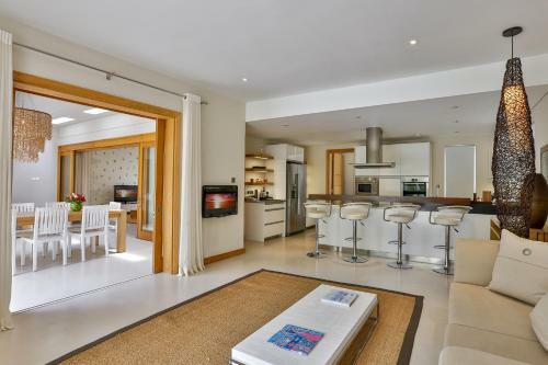 Hotel Anahita Golf & Spa Resort