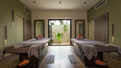 Hotel Anahita Golf & Spa Resort