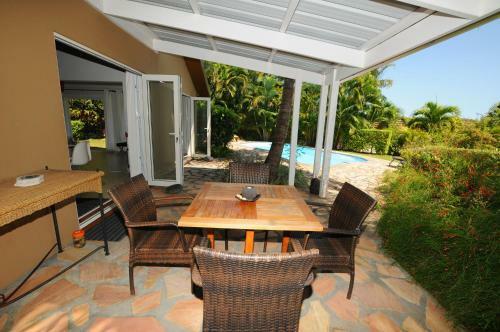 Villa Acassia, 140 Sqm, Pool, 500 M To La Preneuse Beach