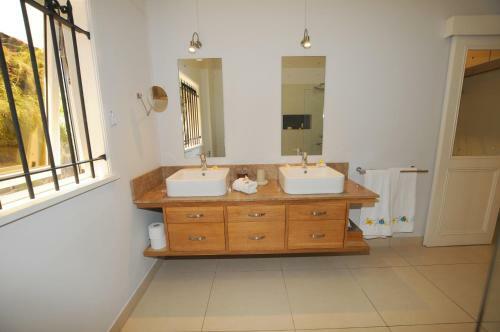 Villa Acassia, 140 Sqm, Pool, 500 M To La Preneuse Beach