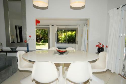 Villa Acassia, 140 Sqm, Pool, 500 M To La Preneuse Beach