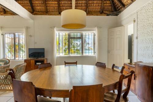 Villa Veloutier Blanc Beachfront By Staymauritius