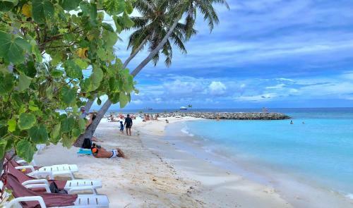 Hotel Kaani Palm Beach
