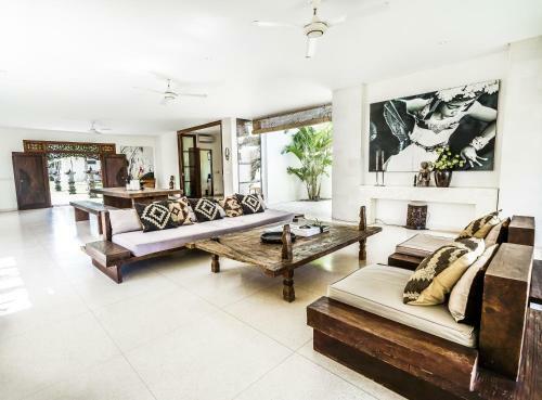 Pantai Hitam Villa