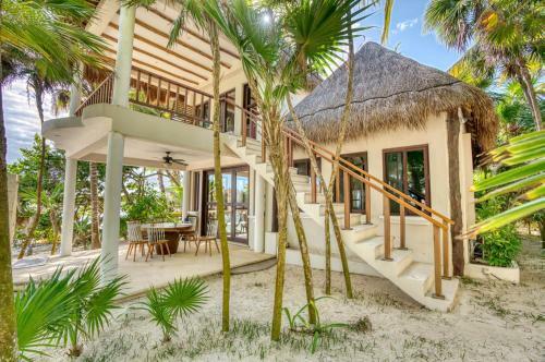 Tankah Cuatro Villa Sleeps 14 With Pool And Air Con