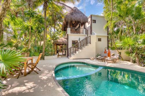 Tankah Cuatro Villa Sleeps 14 With Pool And Air Con