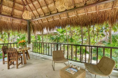 Tankah Cuatro Villa Sleeps 14 With Pool And Air Con