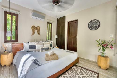 Tankah Cuatro Villa Sleeps 14 With Pool And Air Con