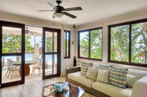 Tankah Cuatro Villa Sleeps 14 With Pool And Air Con