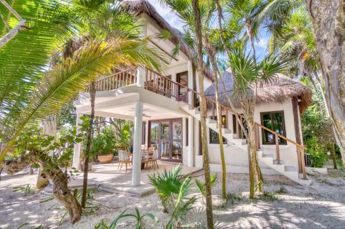 Tankah Cuatro Villa Sleeps 14 With Pool And Air Con