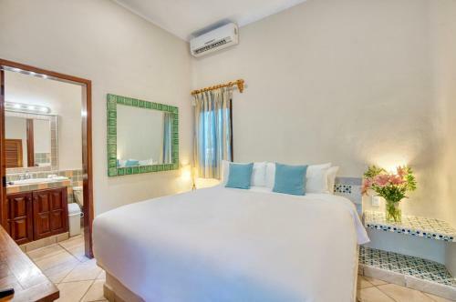 Tankah Cuatro Villa Sleeps 26 With Pool And Air Con