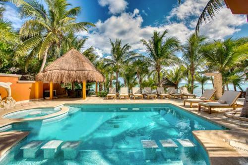 Tankah Cuatro Villa Sleeps 34 With Pool And Air Con