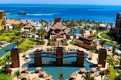 Hotel Luxury Getaway Ocean View