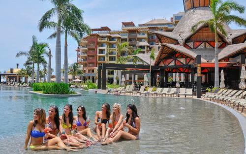 Hotel Luxury Getaway Ocean View