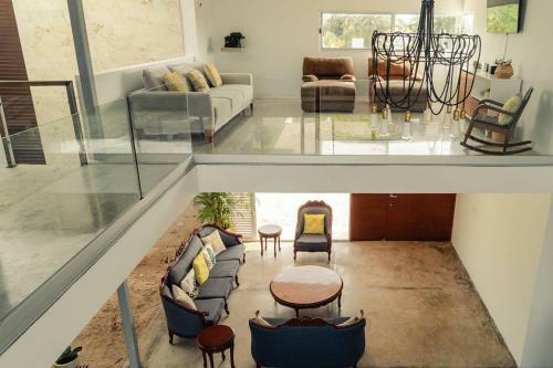 Breathtaking Beach Villa, Feel The Inviting Vibe!