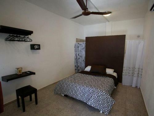 Hostal Rooms El Batey - 5