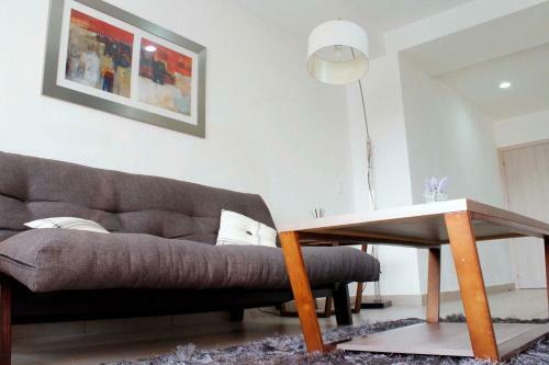 Premier Apartment Downtown 4 Guests With AC 1202