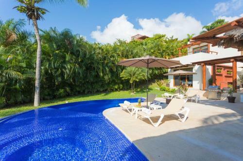 Casa Del Mar, Large House By The Beach With Private Pool & Jacuzzi.