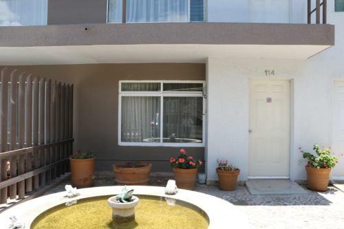 Cypres Hotel & Suites
