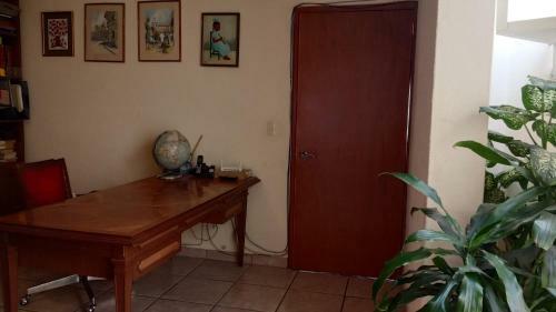 Linda Casa A Media Cuadra de Midtown Providencia