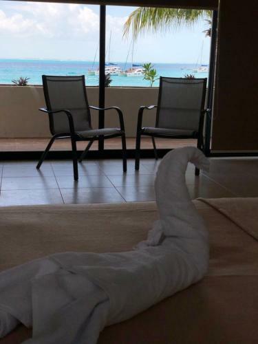 Cuxos Hotel Beachfront