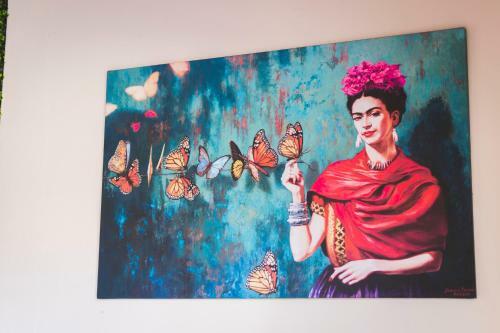 La Lola Hotel & Suites