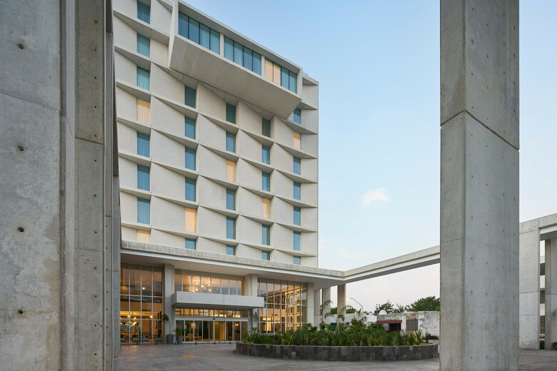 Hotel Courtyard By Marriott Merida Downtown