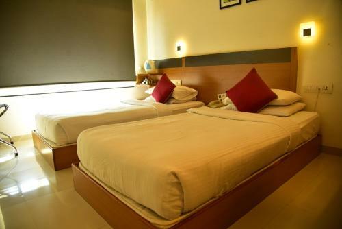 Hi 5 Hotel & Experience