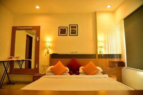 Hi 5 Hotel & Experience