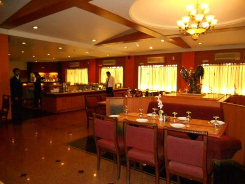Hotel Quality Inn Regency, Nashik