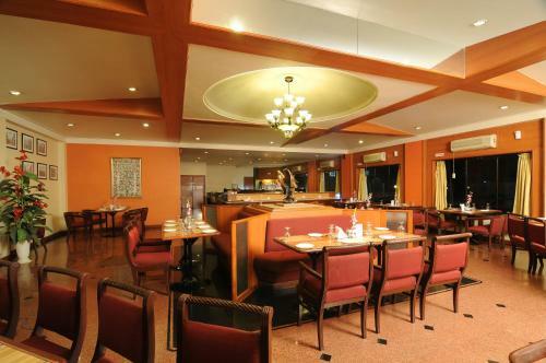 Hotel Quality Inn Regency, Nashik