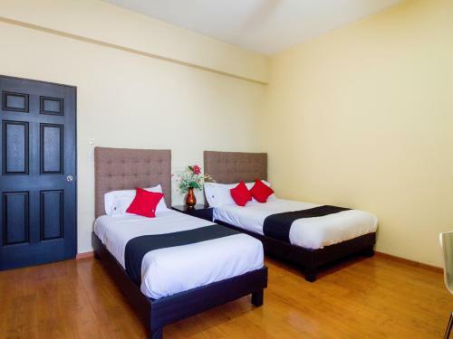Hotel Capital O Ecohabit Monterrey