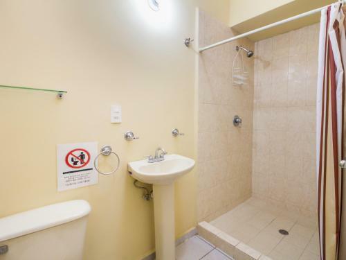 Hotel Capital O Ecohabit Monterrey