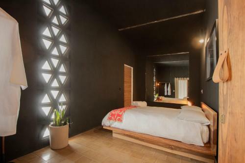 Hotel Sin Nombre