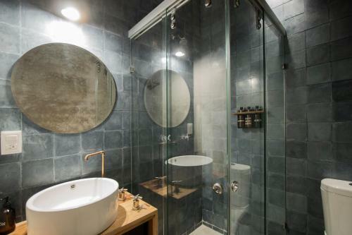 Hotel Sin Nombre