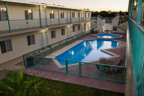 Hotel Tr�bol Inn