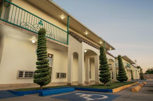 Hotel Tr�bol Inn