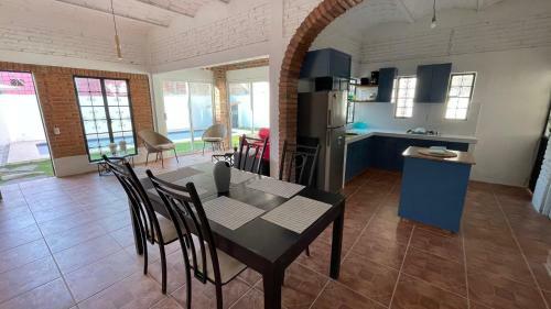Fabulous Rustic House With Pool Just 6 Blocks From The Beach