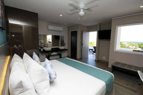 Bfh Attraction Hotel Deluxe By Bfh