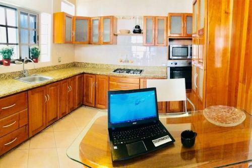 Bugambilias -private Balcony Room 10 Min In Beach!
