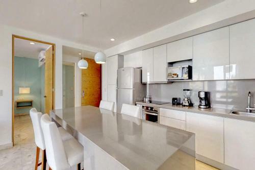 Apartments @ Anah Playa