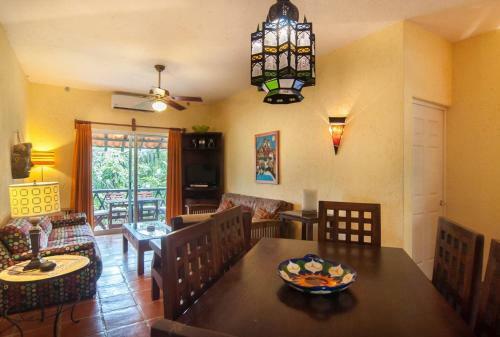 Charming Boho Condo Walking Distance From Beach & 5th Ave!