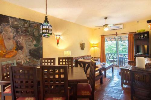 Charming Boho Condo Walking Distance From Beach & 5th Ave!
