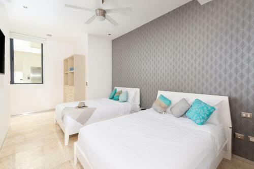2 Joined Apartments Marvelous Rooftop Pool And Spectacular Ocean View