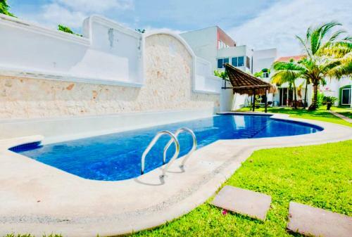 Hostal Executive Budget Room With Swimming Pool Air Conditioning And Parking