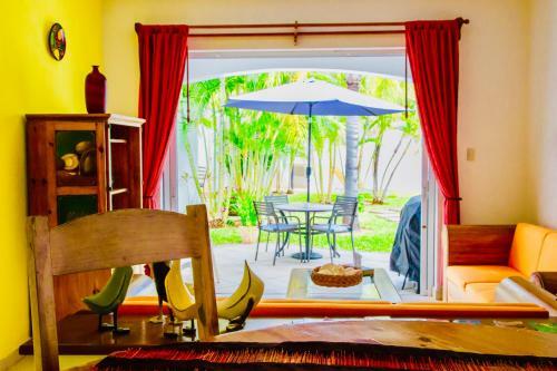 Hostal Executive Budget Room With Swimming Pool Air Conditioning And Parking