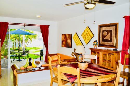 Hostal Executive Budget Room With Swimming Pool Air Conditioning And Parking