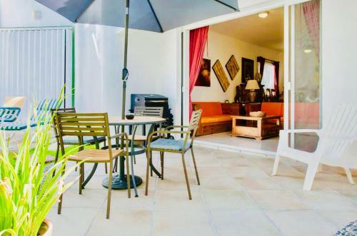 Hostal Executive Budget Room With Swimming Pool Air Conditioning And Parking