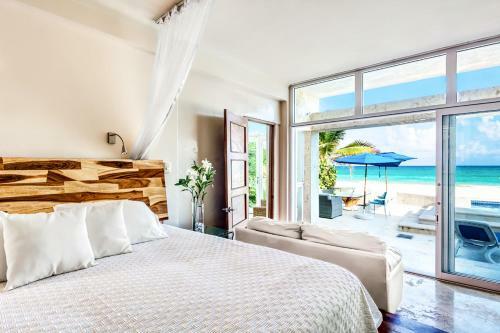Playacar Villa Sleeps 8 With Pool And Air Con