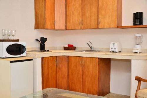 Apartamento Studio W/ Rooftop Palapa, Steps To Beach & 5th!